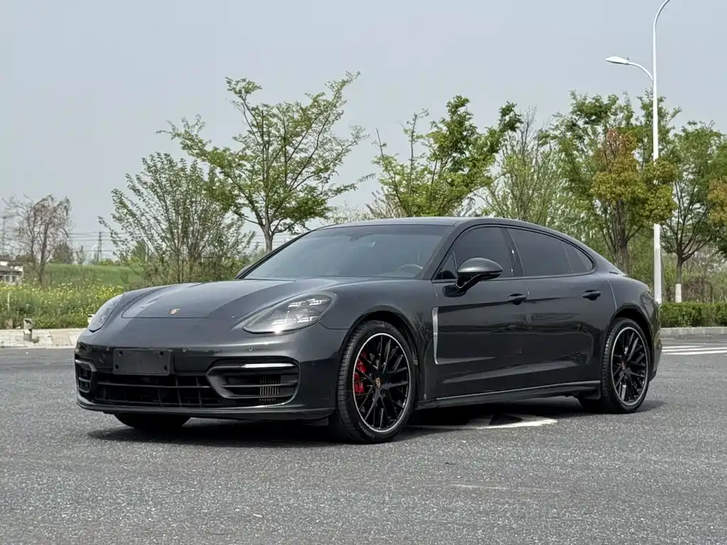 Porsche Panamera 2022