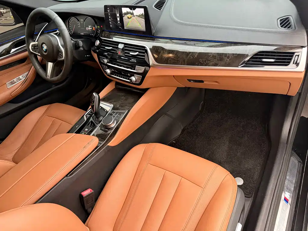 BMW 5 Series — миниатюра 20