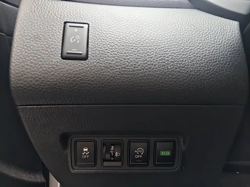 Nissan Tiida — миниатюра 14