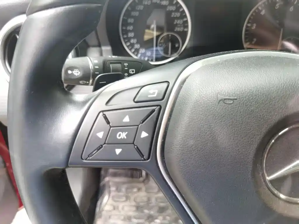 Mercedes-Benz A-Class (Import) — миниатюра 18
