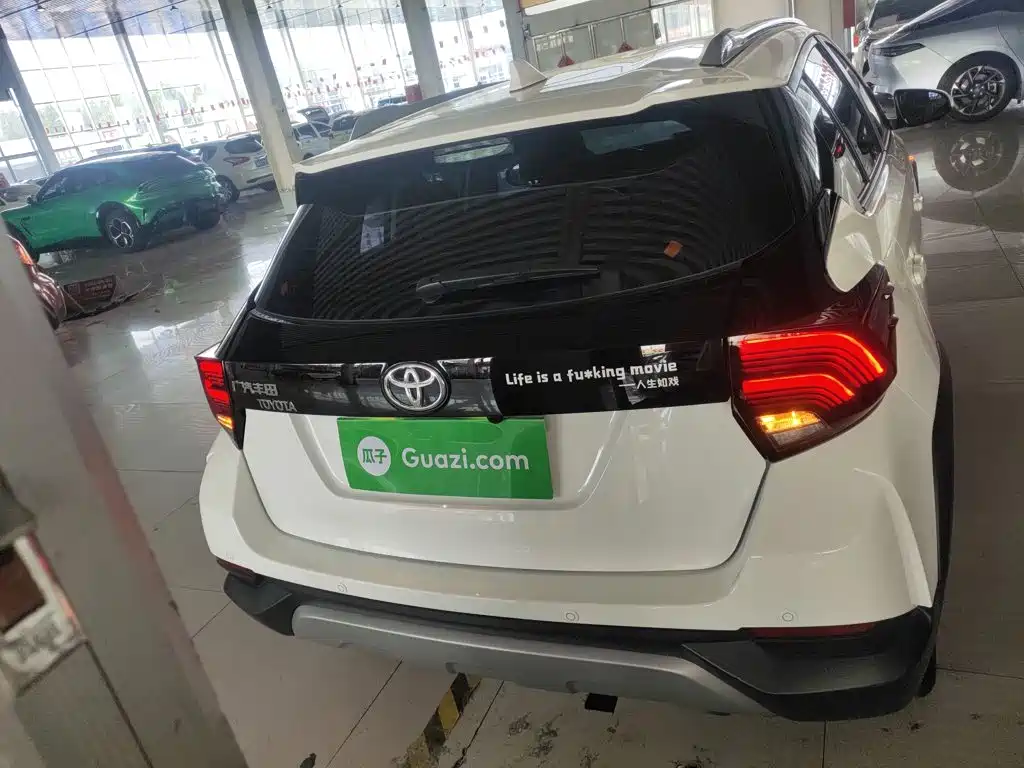 Toyota Yaris L — миниатюра 6