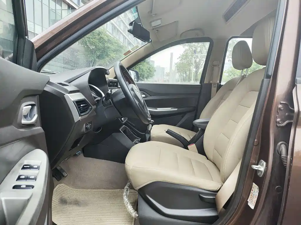Wuling Hongguang — миниатюра 4