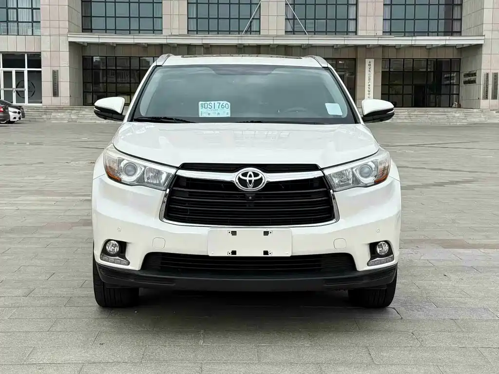 TOYOTA HIGHLANDER