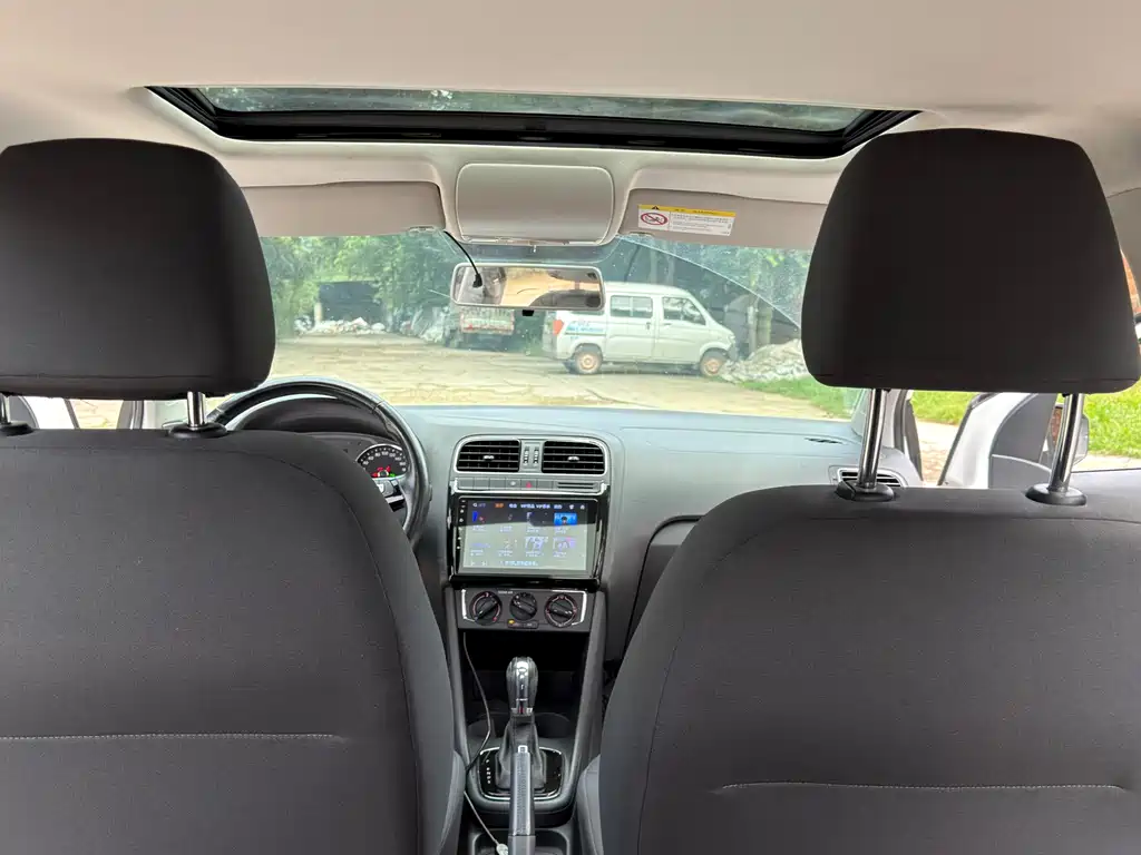 Volkswagen Polo — миниатюра 8