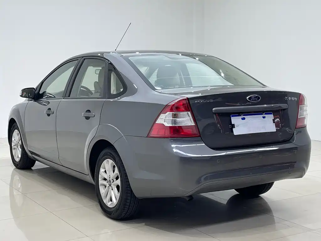 Ford Focus — миниатюра 7