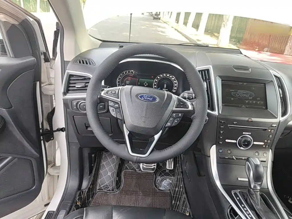 Ford Edge — миниатюра 11