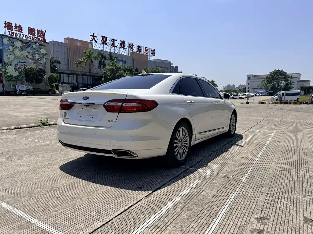 Ford Taurus — миниатюра 9