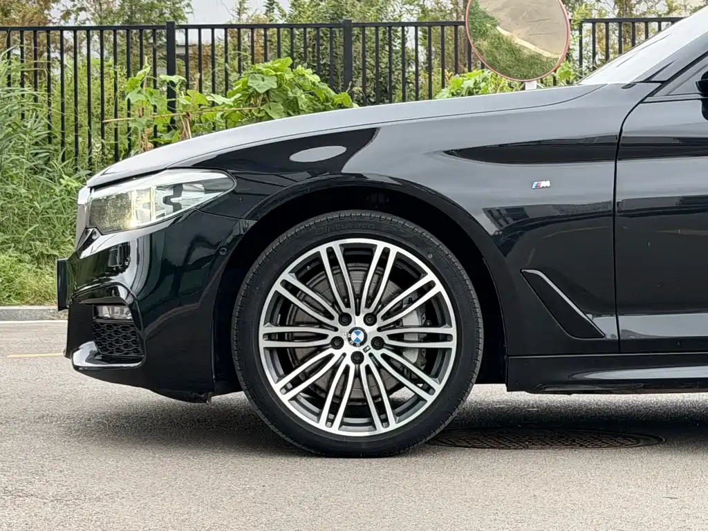 BMW 5 Series — миниатюра 4