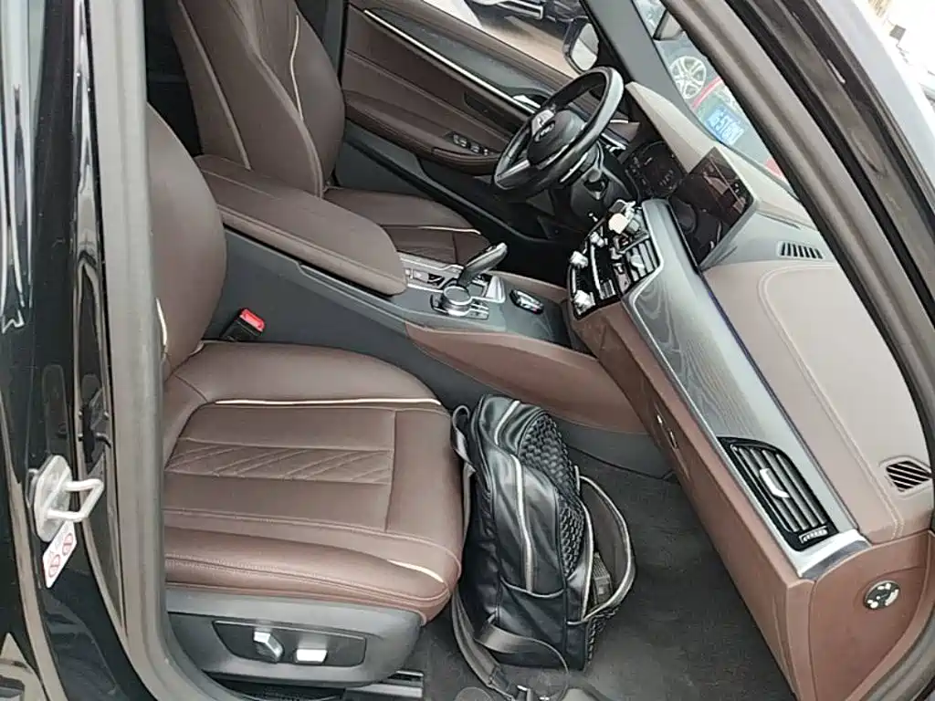 BMW 5 Series — миниатюра 25