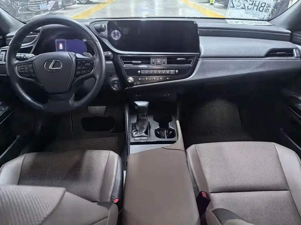 Lexus ES 2021 200 Luxury