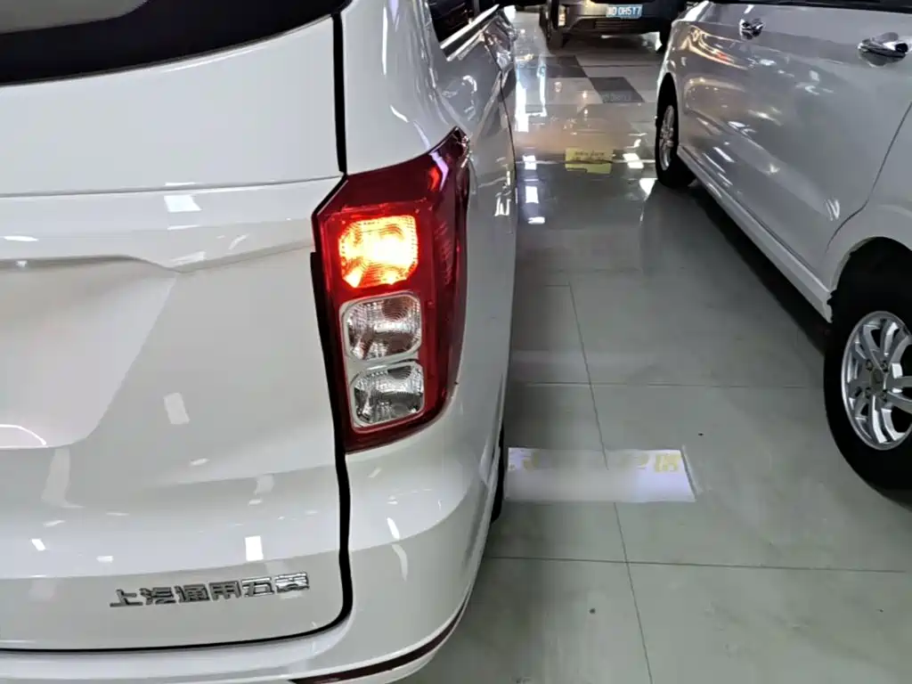 Wuling Hongguang — миниатюра 8