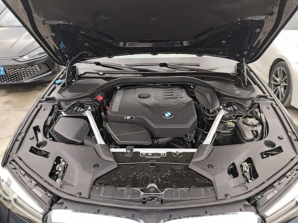BMW 5 Series — миниатюра 20