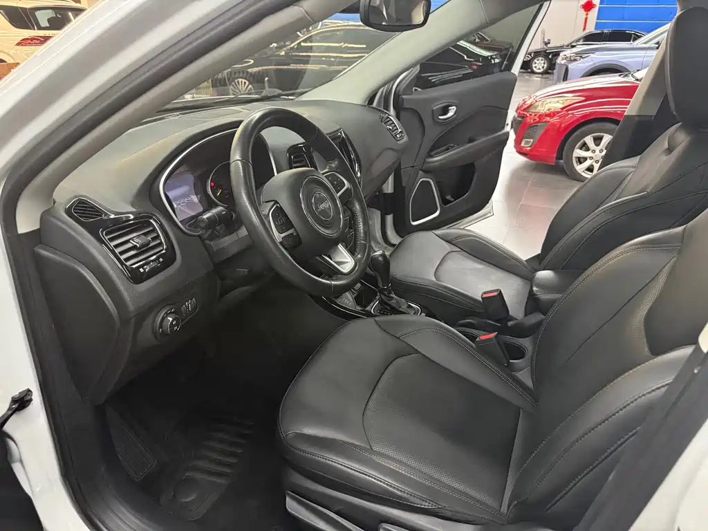 Jeep Compass — миниатюра 4