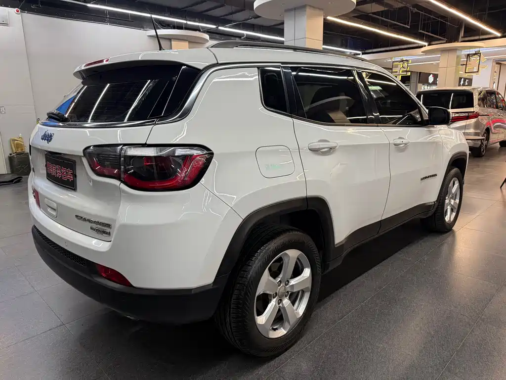 Jeep Compass — миниатюра 9
