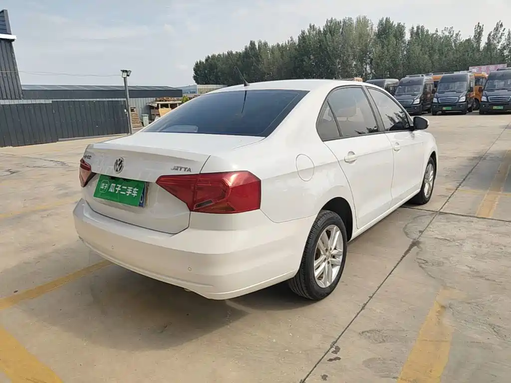 Volkswagen Jetta — миниатюра 7