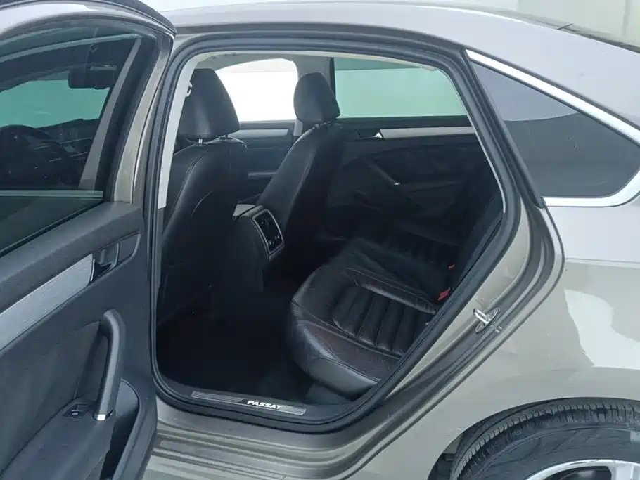 Volkswagen Passat — миниатюра 11