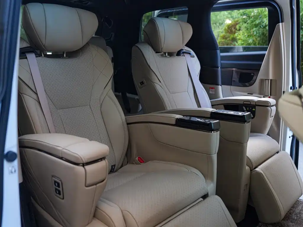 Toyota Vellfire — миниатюра 15