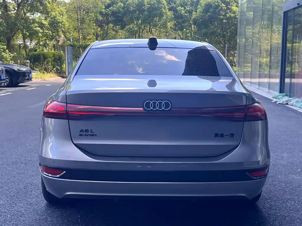 Audi A6L e-tron — миниатюра 3