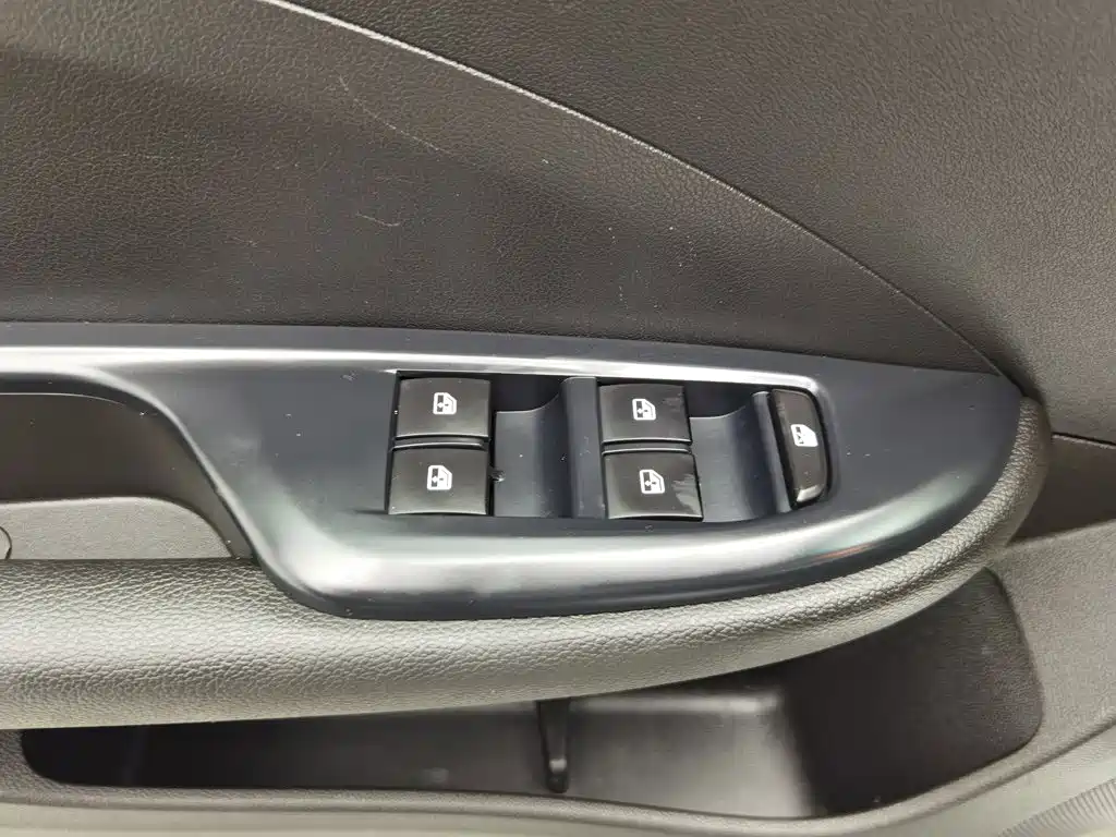Buick Excelle — миниатюра 9