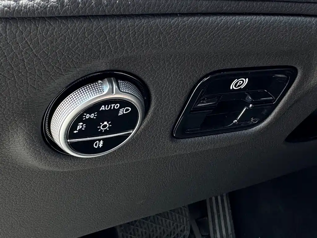 Mercedes-Benz EQE — миниатюра 12