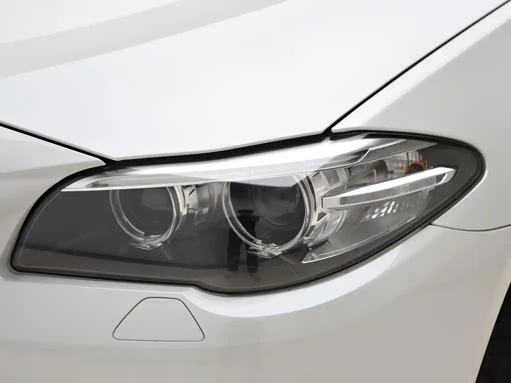 BMW 5 Series — миниатюра 20