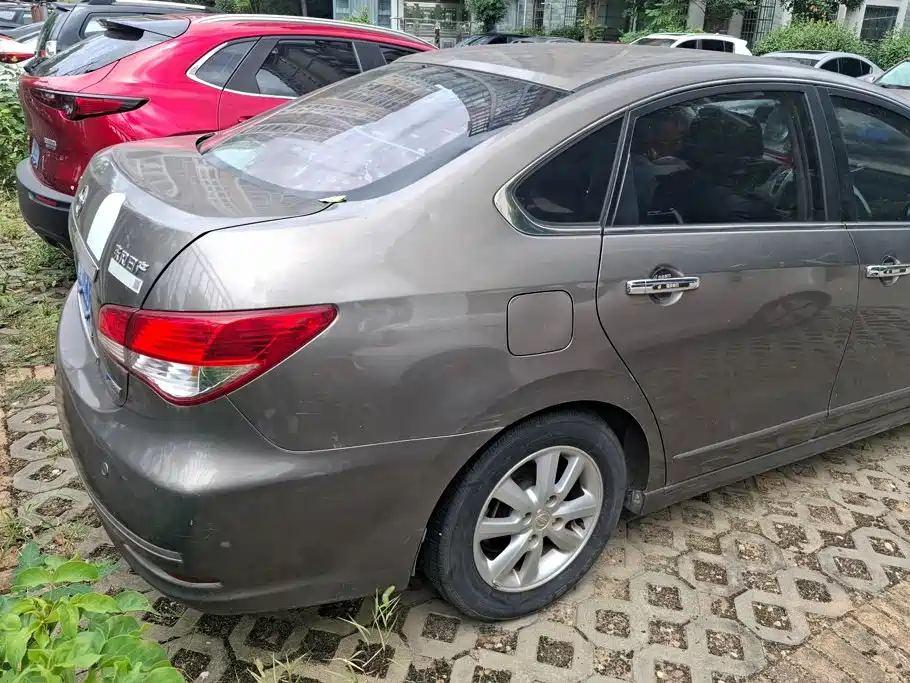 Nissan Sylphy — миниатюра 3