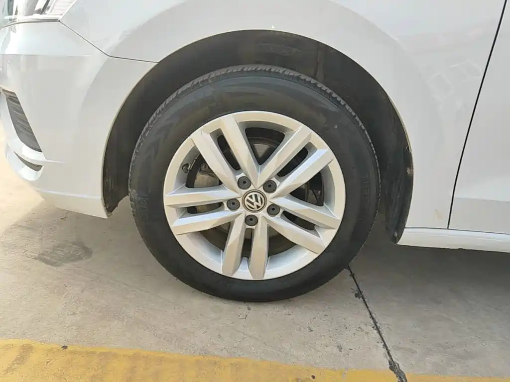 Volkswagen Jetta — миниатюра 23