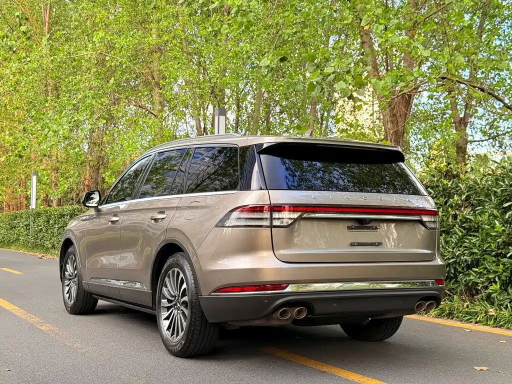 Lincoln Aviator — миниатюра 3