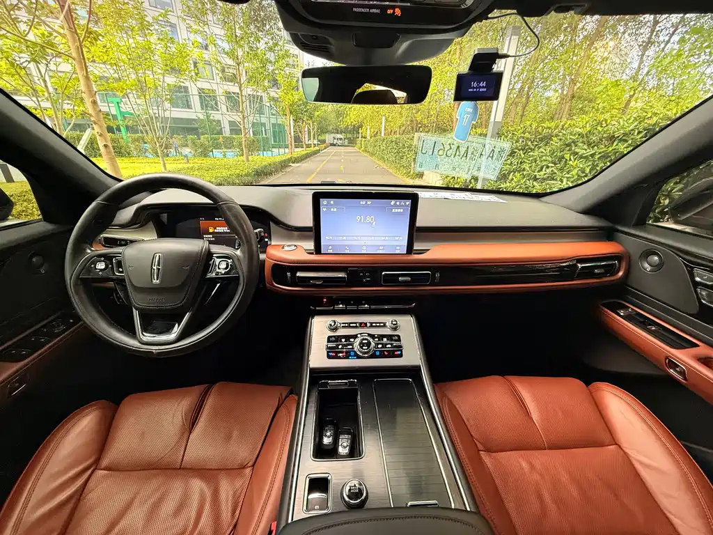 Lincoln Aviator — миниатюра 9