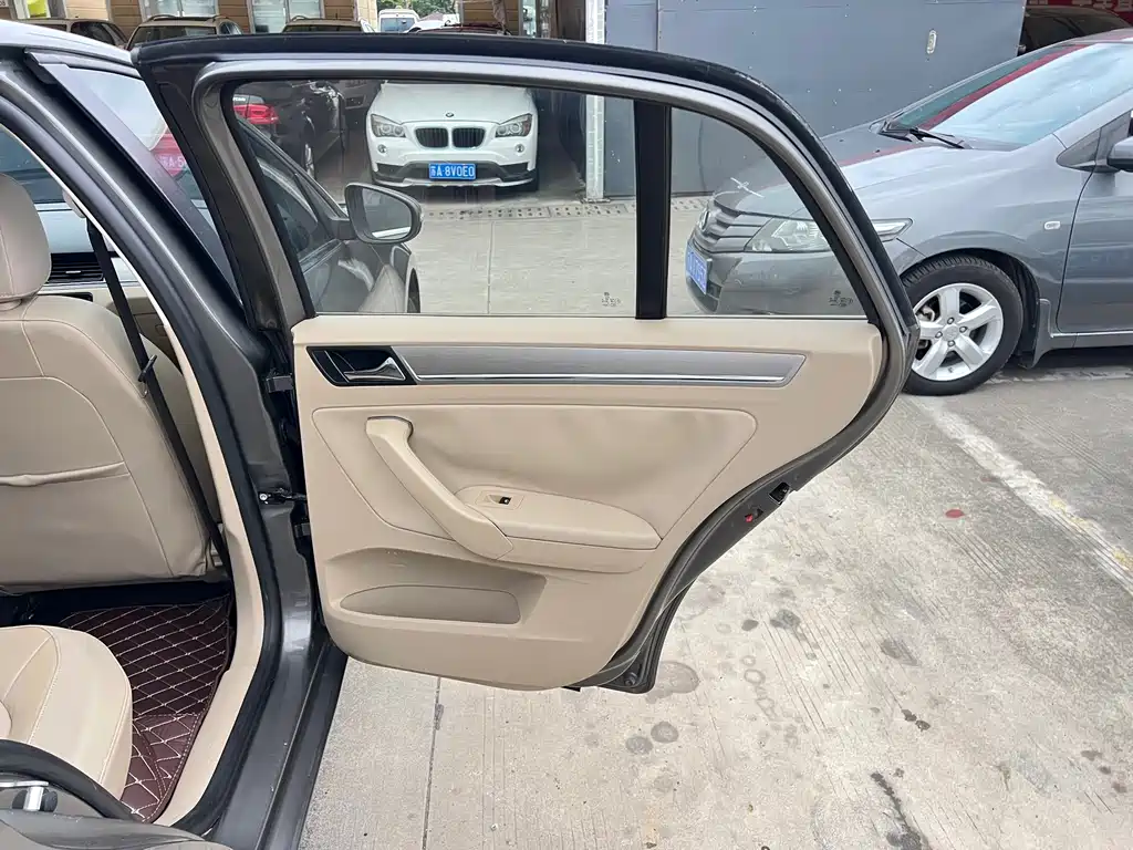 Volkswagen Bora — миниатюра 14