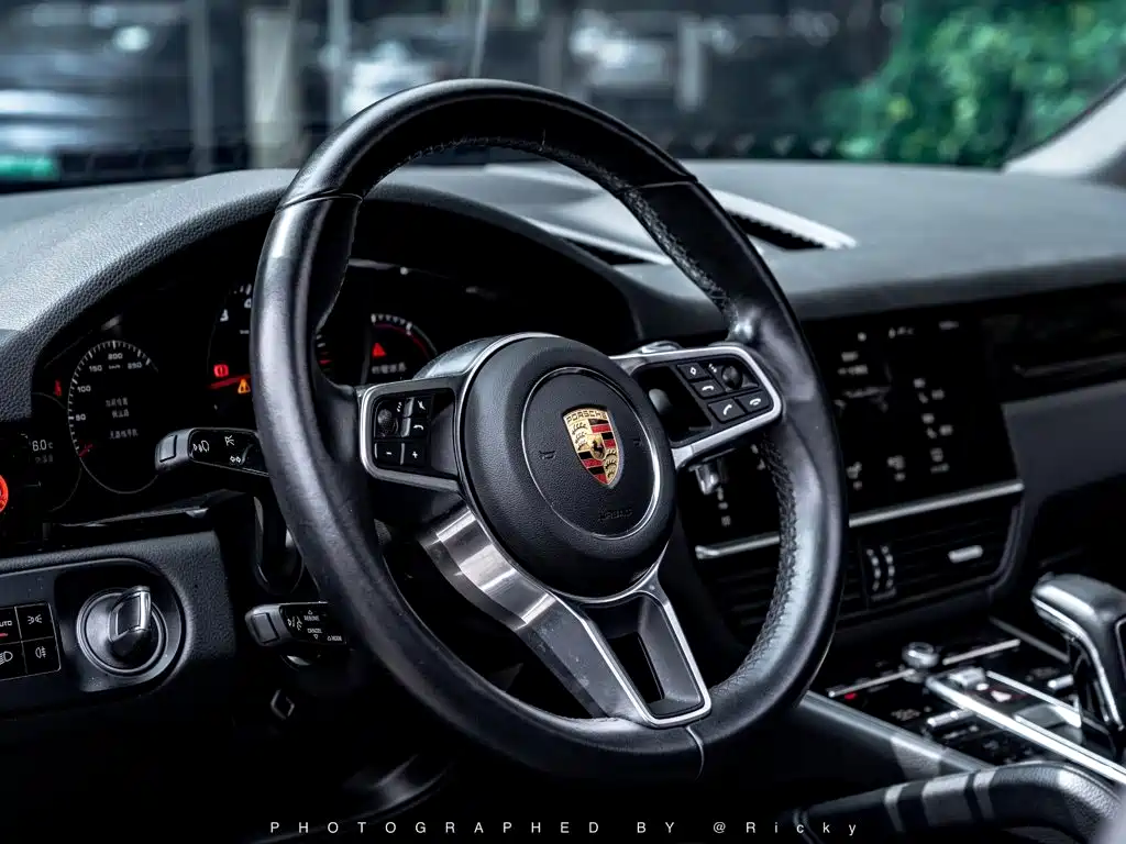 Porsche Cayenne — миниатюра 4