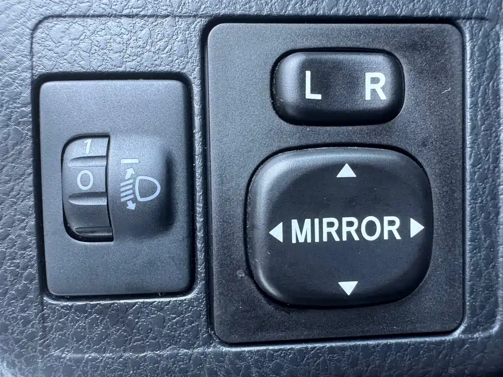 Toyota Yaris L — миниатюра 8