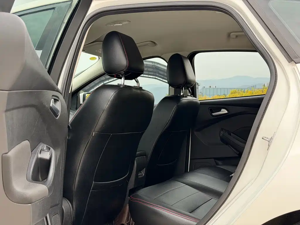 Ford Focus — миниатюра 11