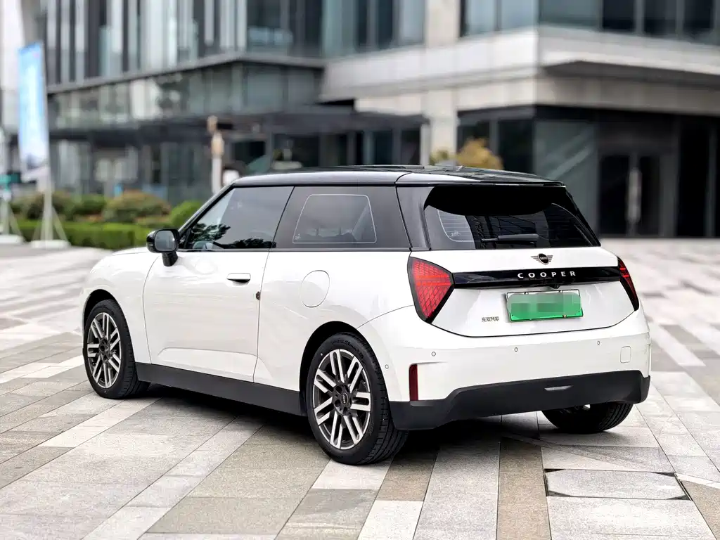 MINI MINI COOPER EV — миниатюра 7