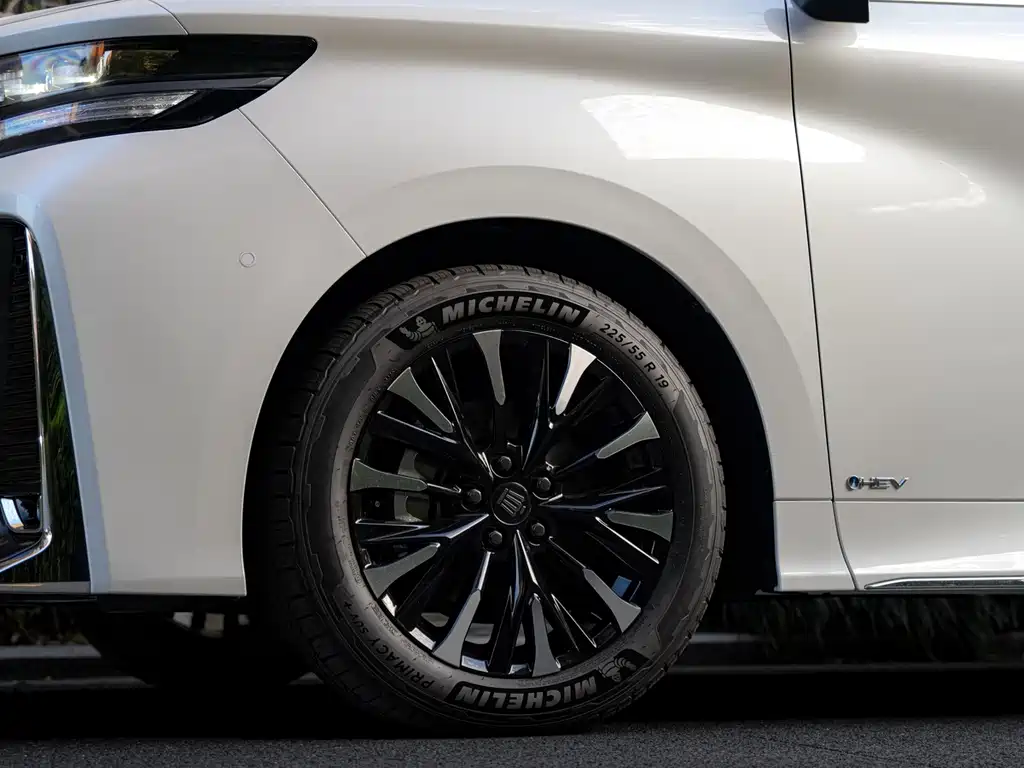 Toyota Vellfire — миниатюра 5