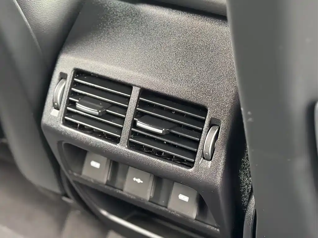 Land Rover Discovery Sport — миниатюра 18