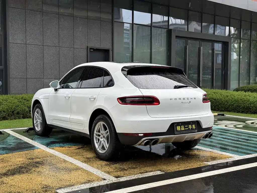Porsche Macan — миниатюра 10