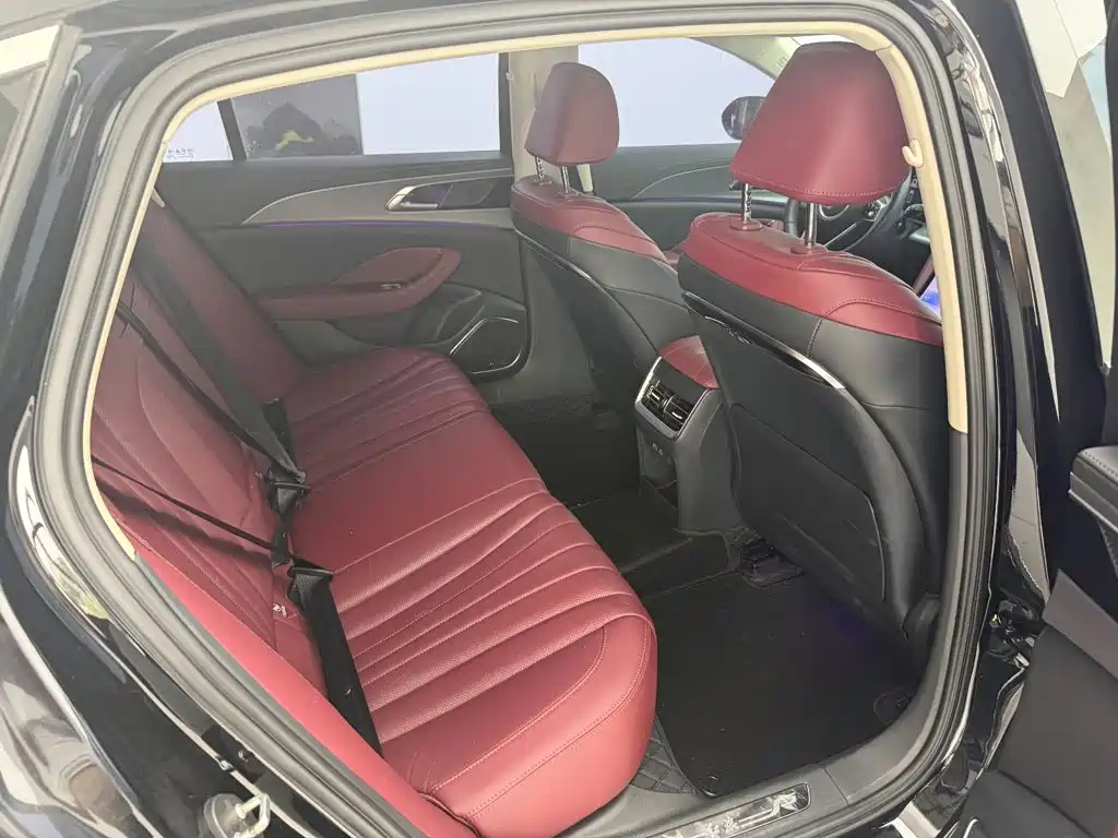 Hongqi Hongqi H5 — миниатюра 6