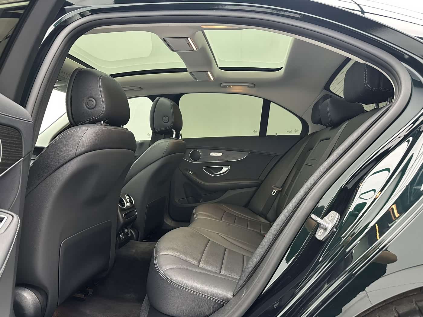 Mercedes-Benz C-Class 1.5 л 2021 г. Зелёный, пробег 41000 км