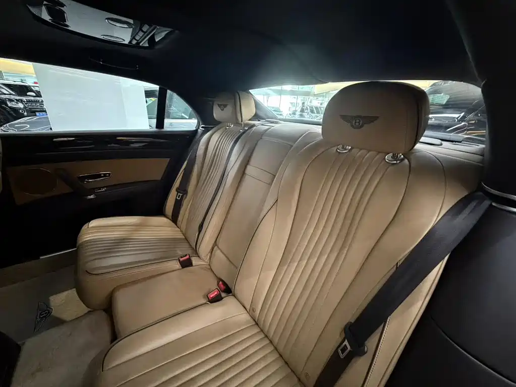 Bentley Flying Spur — миниатюра 4