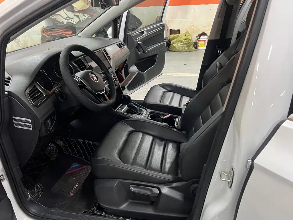 Volkswagen Golf Sportsvan — миниатюра 2