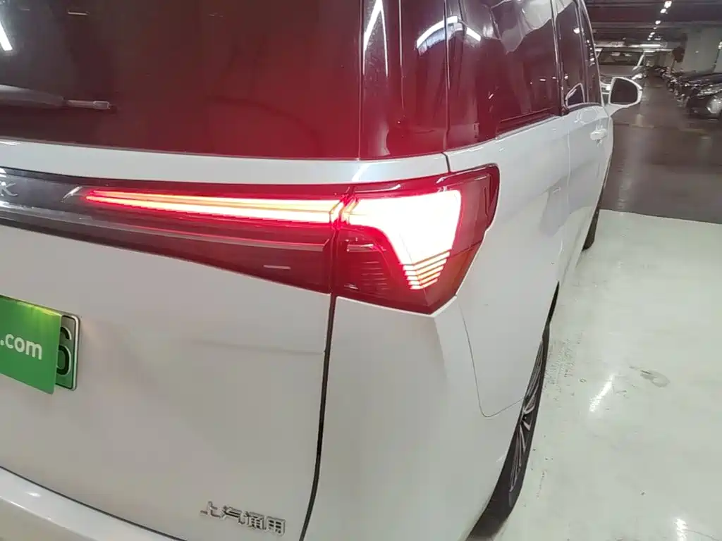 Buick GL8 Hybrid — миниатюра 8