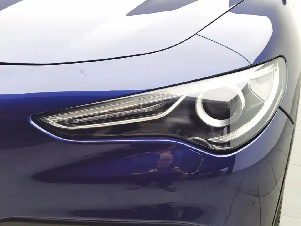 Alfa Romeo Stelvio — миниатюра 7