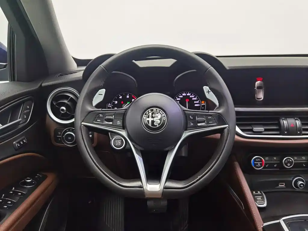 Alfa Romeo Stelvio — миниатюра 11