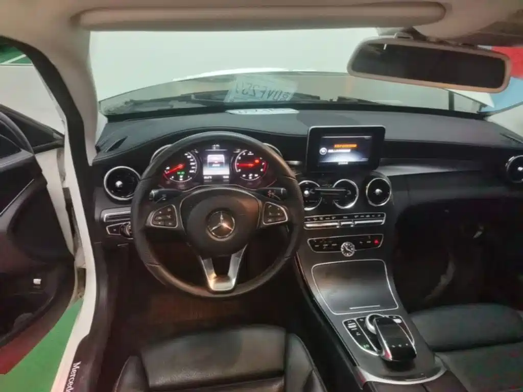 Mercedes-Benz C-Class — миниатюра 11