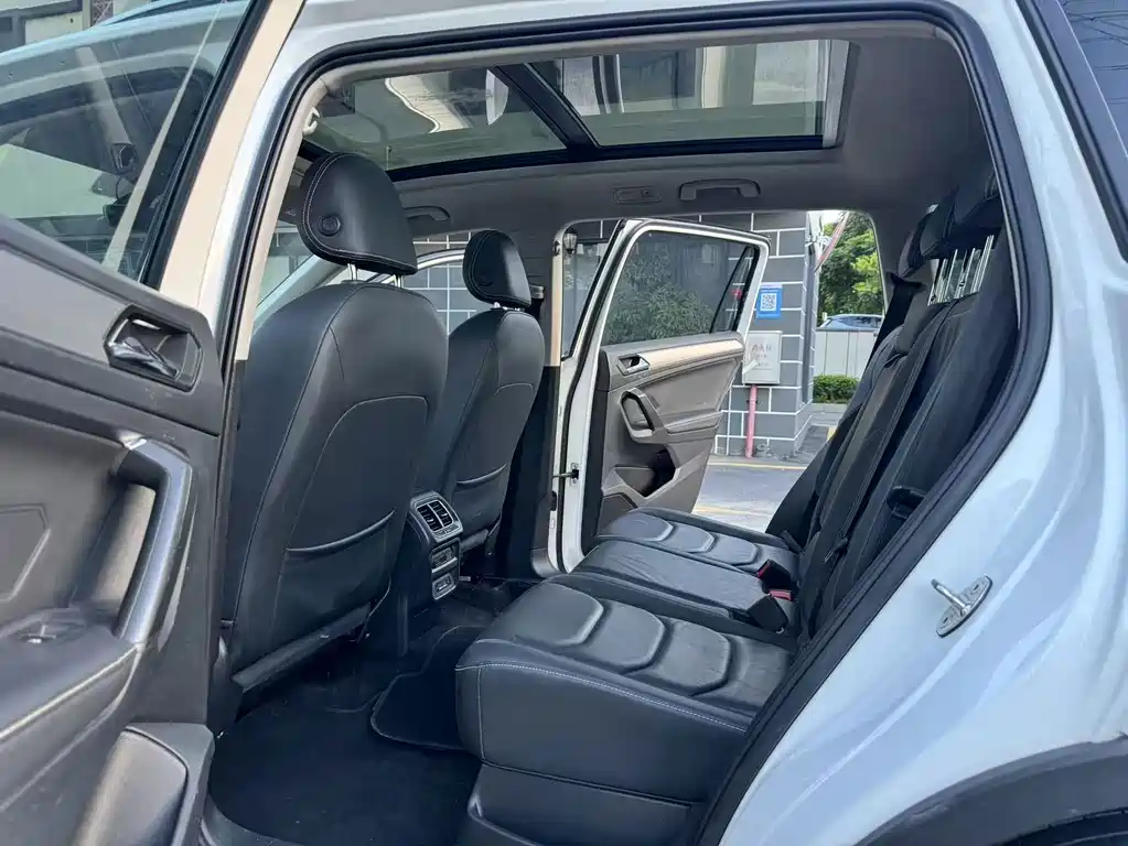Volkswagen Tiguan L — миниатюра 10