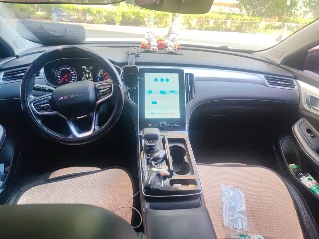 Roewe i6 MAX New Energy — миниатюра 13
