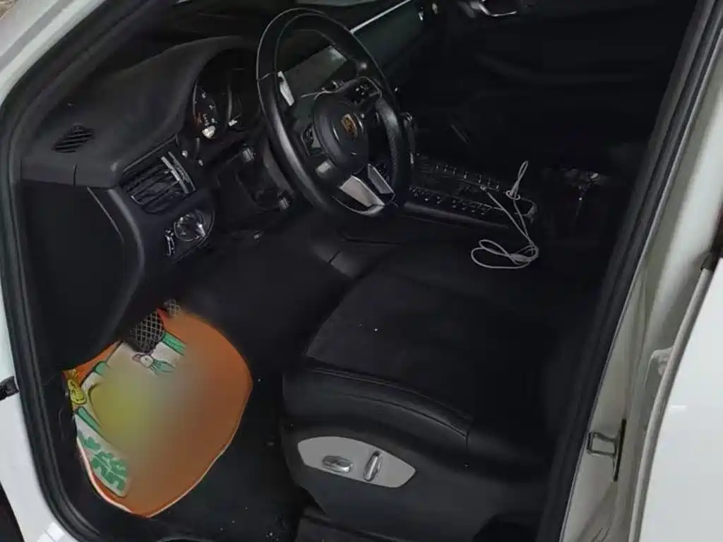 Porsche Macan — миниатюра 14