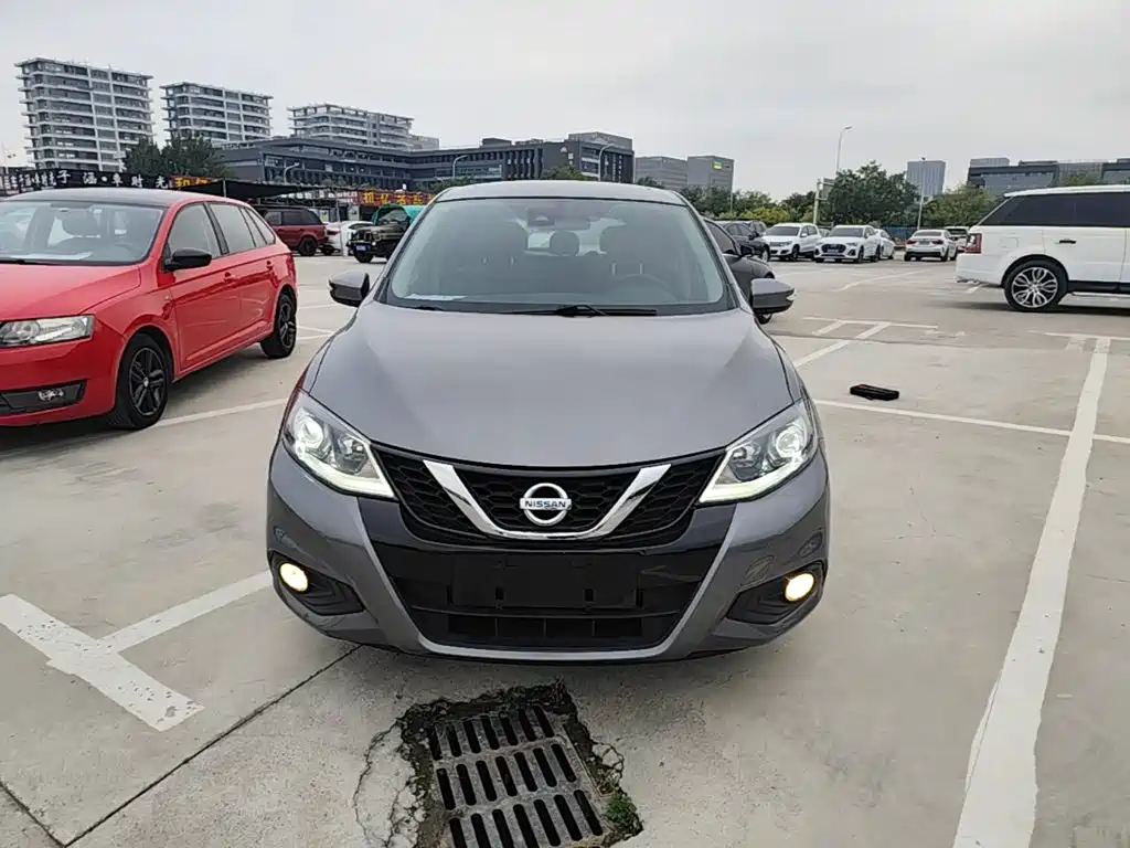 Nissan Tiida — миниатюра 3