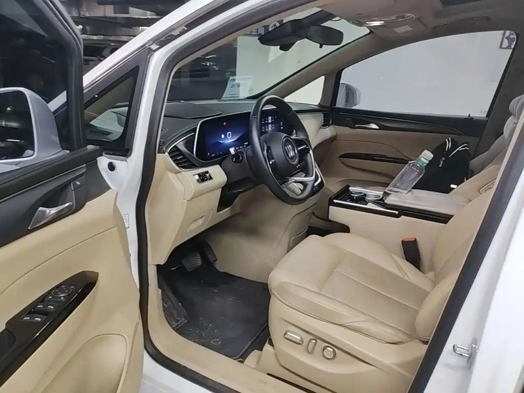 Buick GL8 Hybrid — миниатюра 16